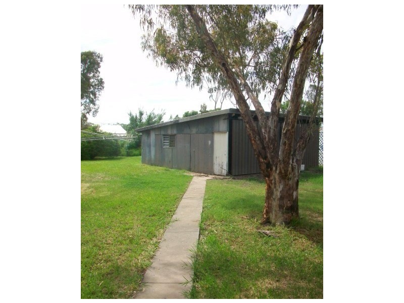 18 Lewis Street, Roma QLD 4455