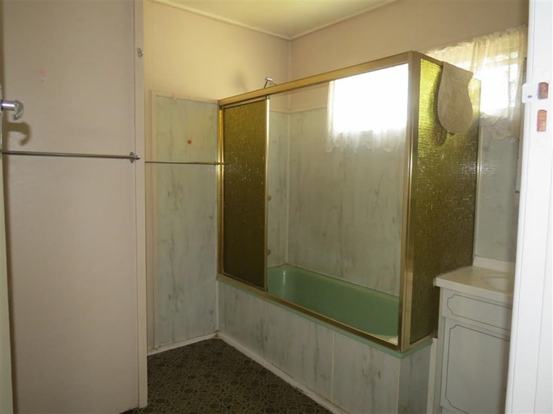 76 Gregory Street, Roma QLD 4455