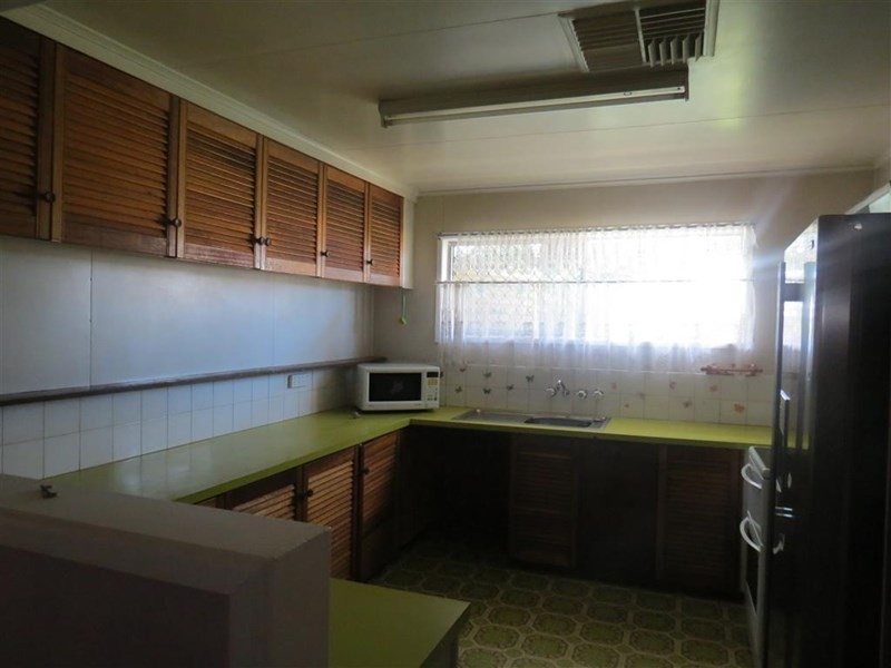 76 Gregory Street, Roma QLD 4455