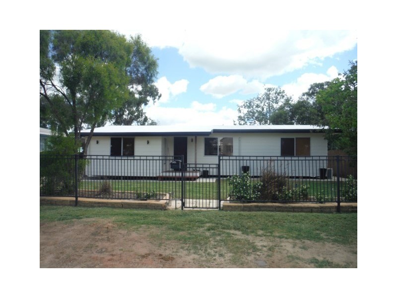 16 Hasted Street, Roma QLD 4455