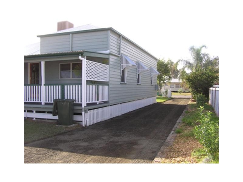 113 Currey Street, Roma QLD 4455