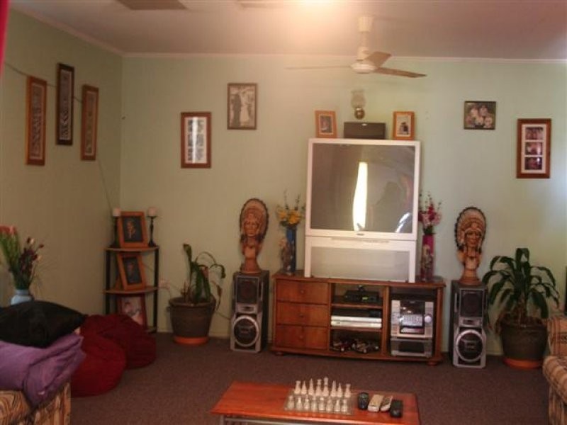 15 Lewis Street, Roma QLD 4455