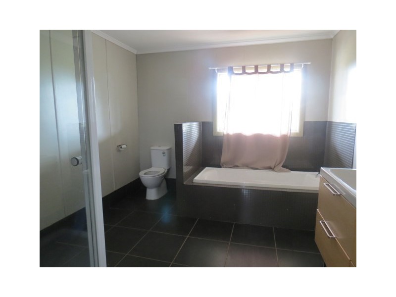 2 Moyles Lane, Mitchell QLD 4465