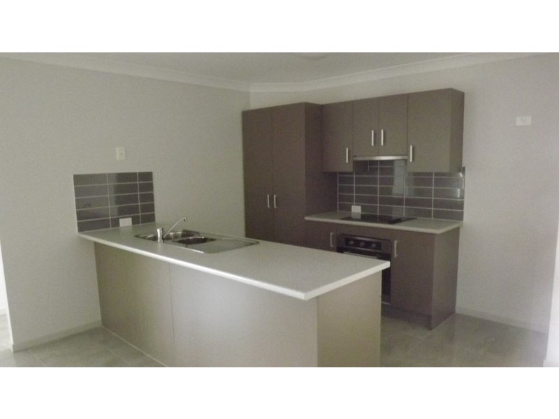 33 Everingham Avenue, Roma QLD 4455