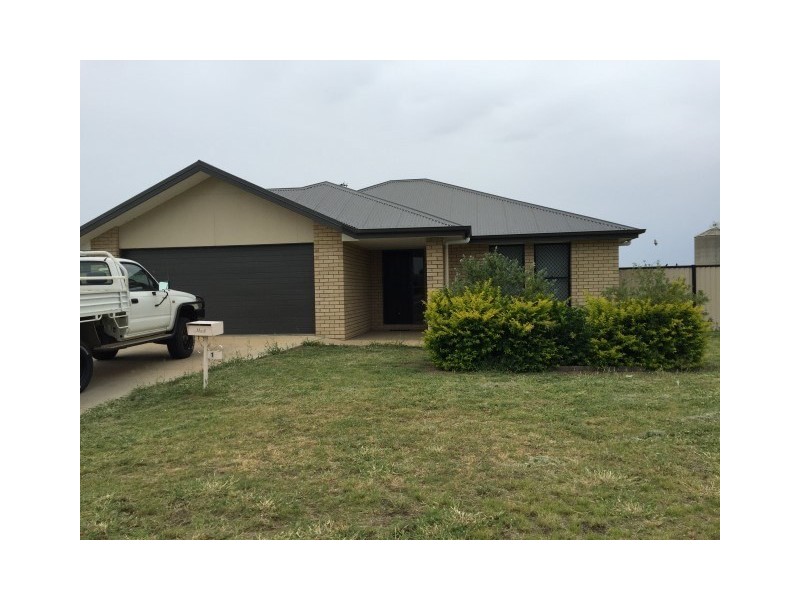 14 Beetson Drive, Roma QLD 4455