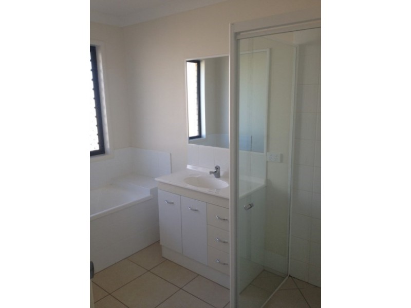 14 Beetson Drive, Roma QLD 4455