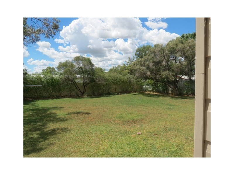 71 Bowen Street, Roma QLD 4455