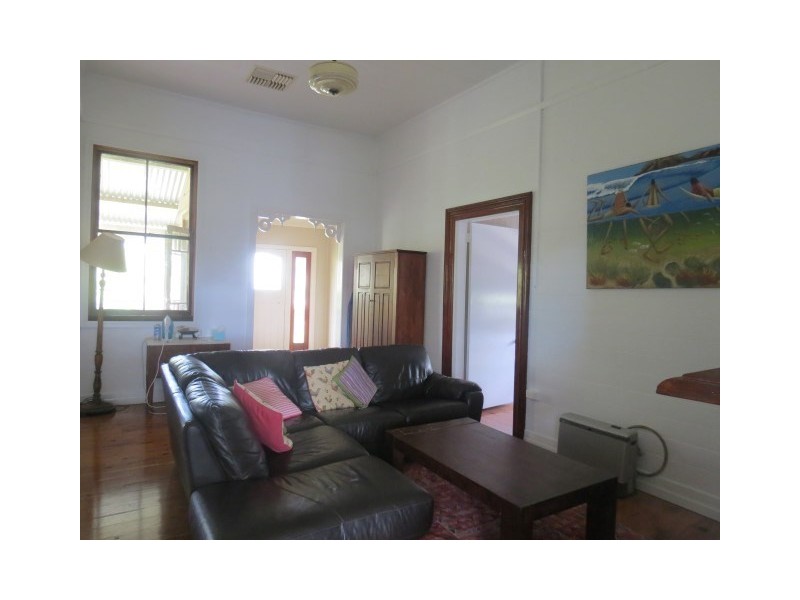 71 Bowen Street, Roma QLD 4455