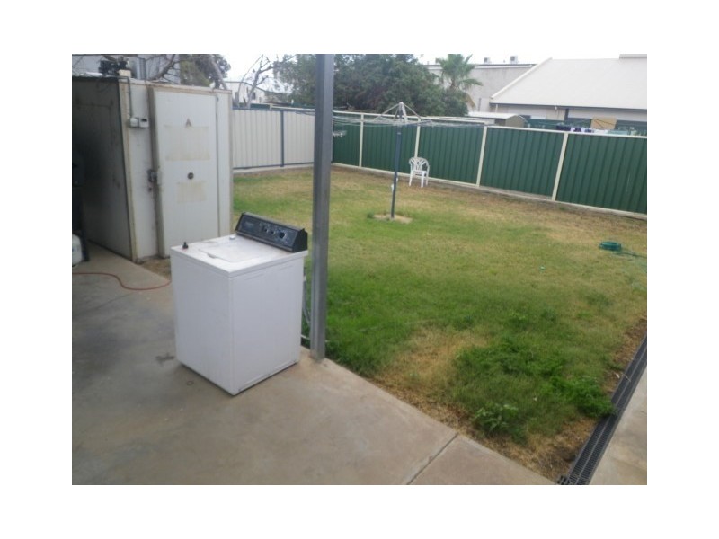 99 Arthur Street, Roma QLD 4455