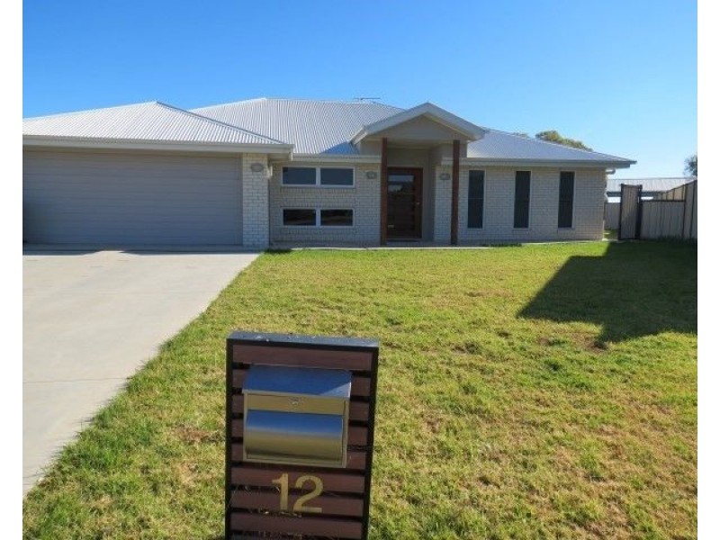 12 Lockyer Crescent, Roma QLD 4455