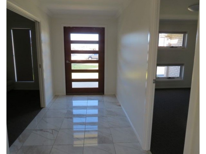 12 Lockyer Crescent, Roma QLD 4455