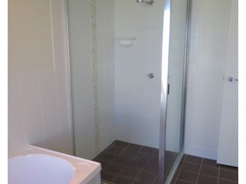 12 Lockyer Crescent, Roma QLD 4455