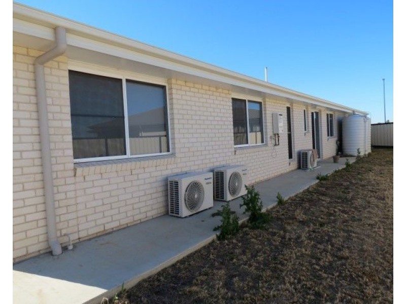 12 Lockyer Crescent, Roma QLD 4455