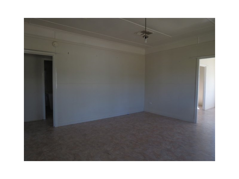 23 Timbury Street, Roma QLD 4455