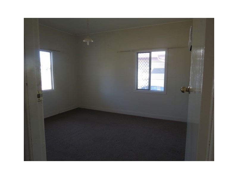 23 Timbury Street, Roma QLD 4455