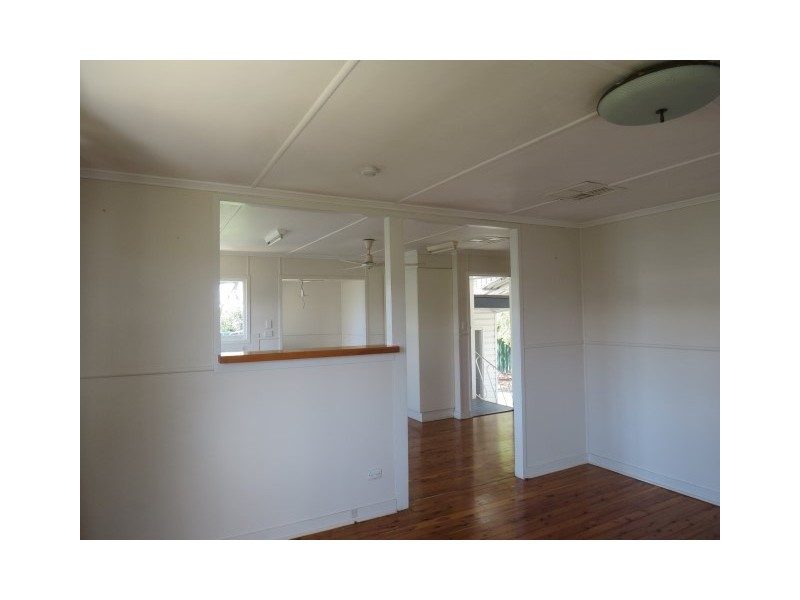 128 Currey Street, Roma QLD 4455