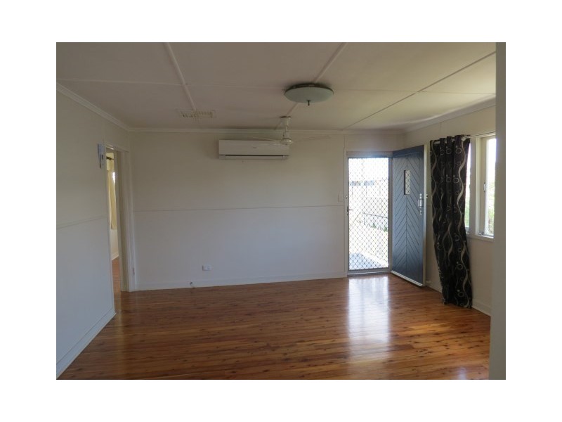 128 Currey Street, Roma QLD 4455