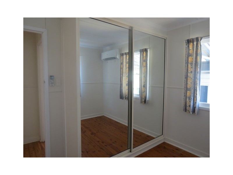 128 Currey Street, Roma QLD 4455