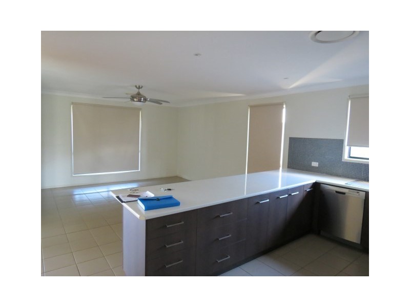 37 Robusta Drive, Roma QLD 4455