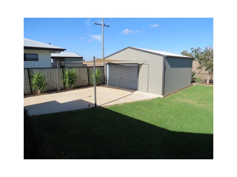 37 Robusta Drive, Roma QLD 4455