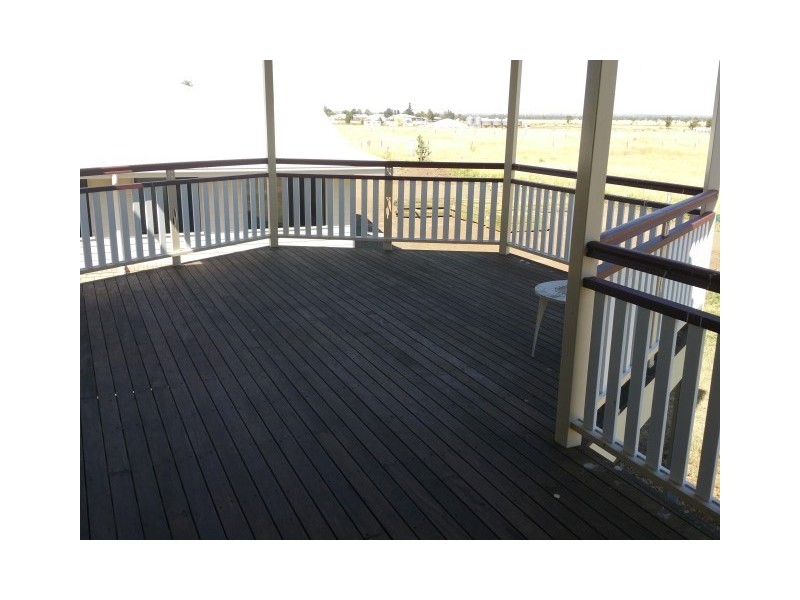 4 Hillside Close, Roma QLD 4455