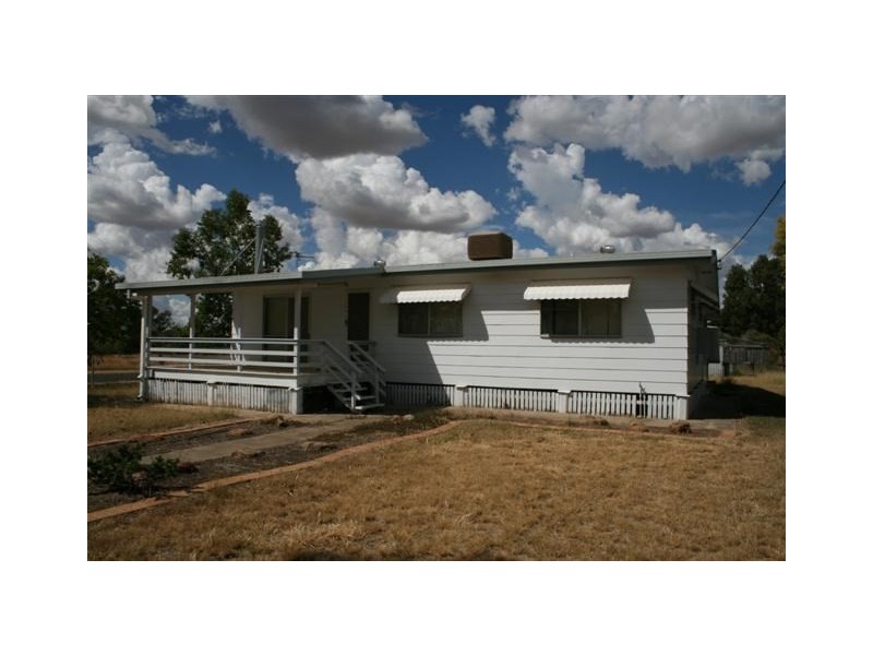 2 Elmer Street, Roma QLD 4455