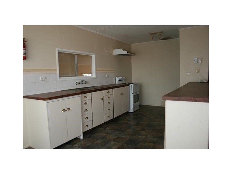 2 Elmer Street, Roma QLD 4455