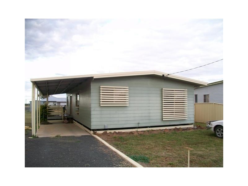 30 Luff Street, Roma QLD 4455