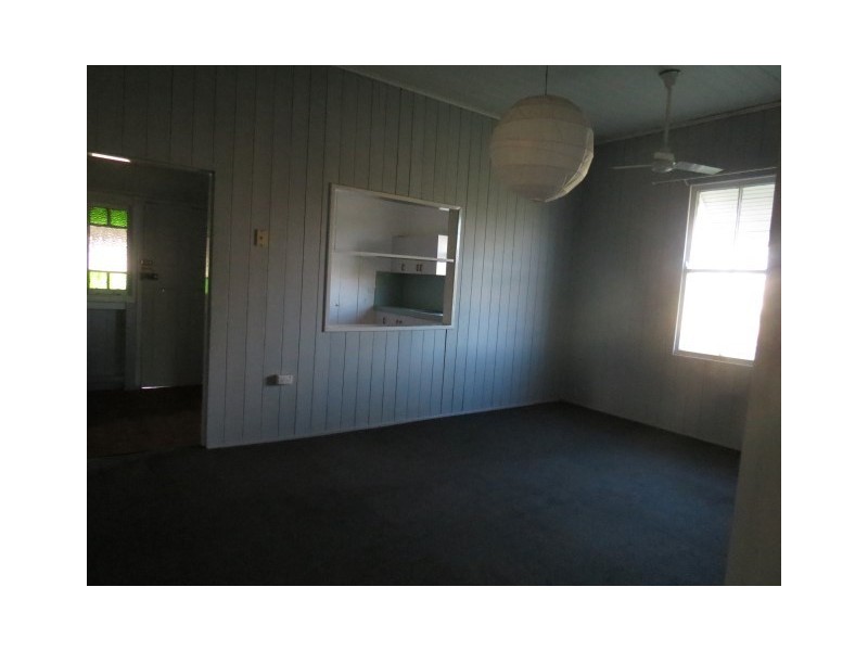 15 Chrystal Street, Roma QLD 4455