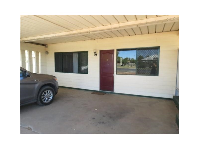 2/91-95 Miscamble Street, Roma QLD 4455