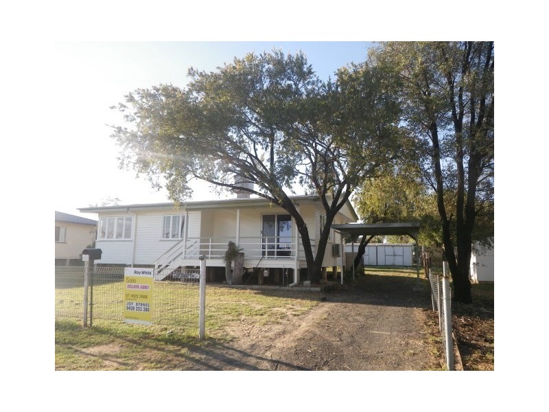 27 South Street, Roma QLD 4455