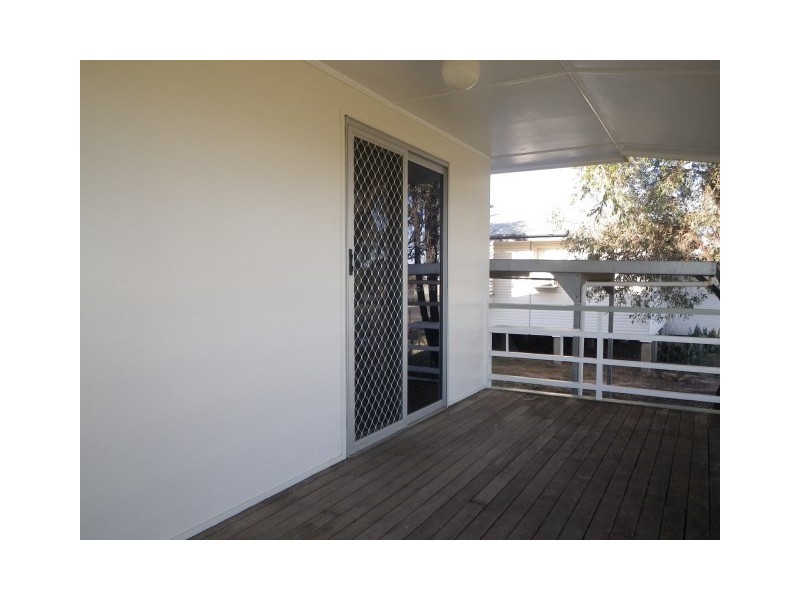 27 South Street, Roma QLD 4455