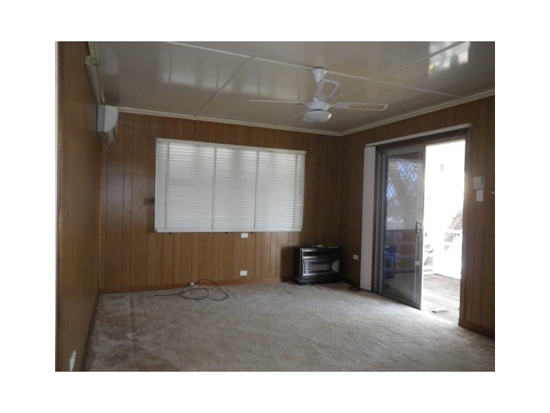 27 South Street, Roma QLD 4455