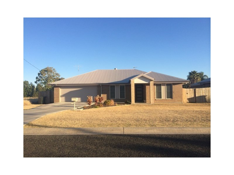 16 Courtney Street, Roma QLD 4455