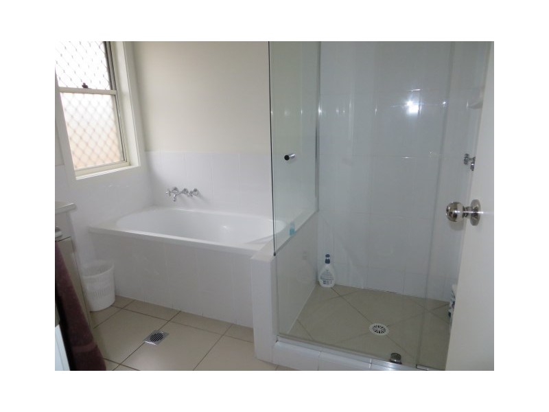 16 Courtney Street, Roma QLD 4455