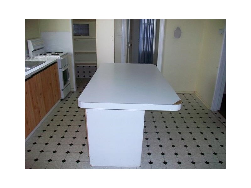 38 Raglan Street, Roma QLD 4455