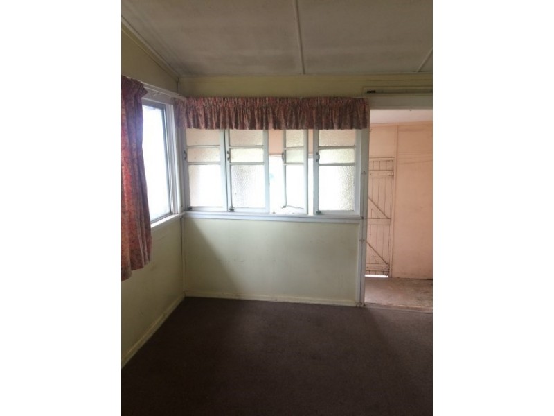 38 Raglan Street, Roma QLD 4455