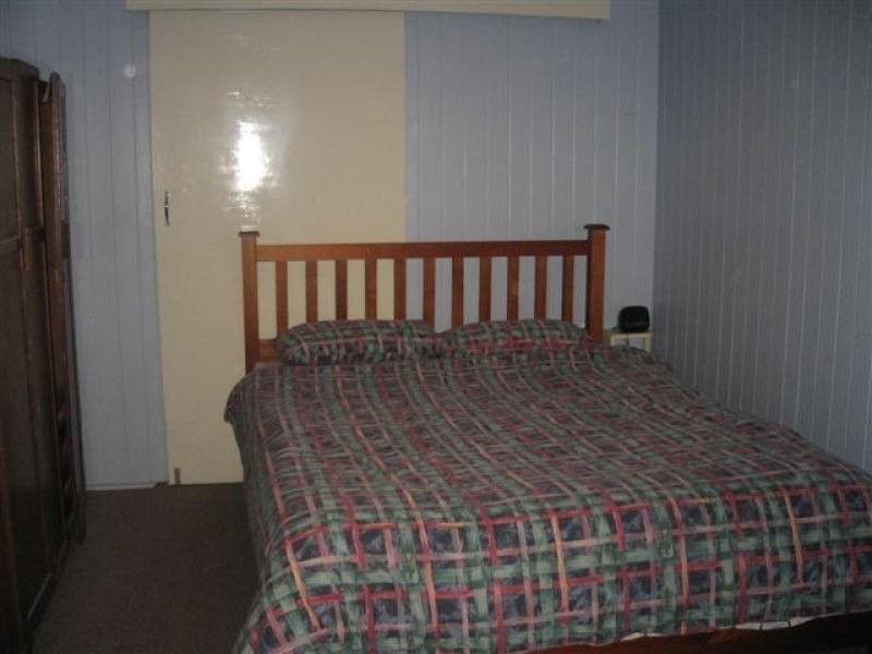 8 Mayne Street, Roma QLD 4455