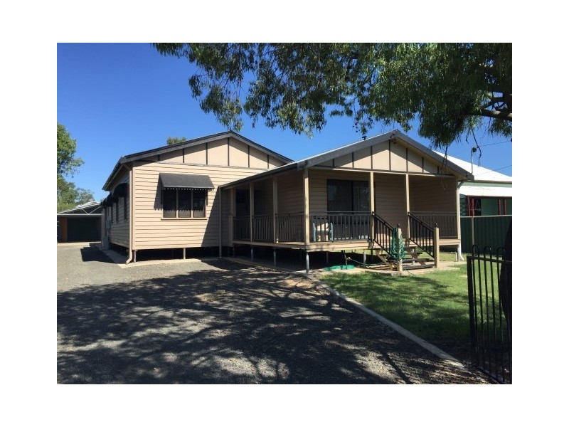 99 Arthur Street, Roma QLD 4455