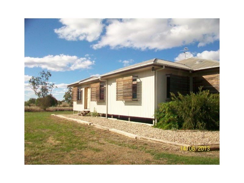 230 Bourne Drive, Roma QLD 4455