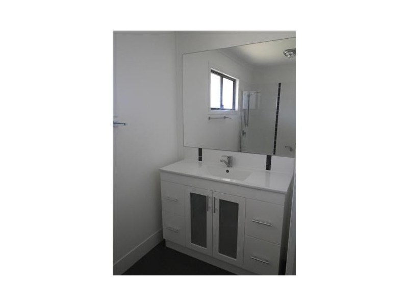 5 Luff Street, Roma QLD 4455