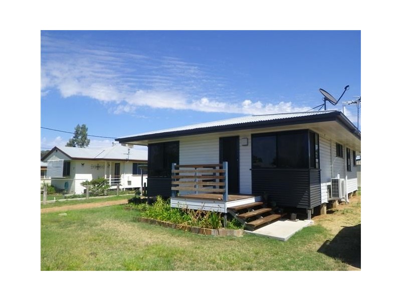 5 Luff Street, Roma QLD 4455