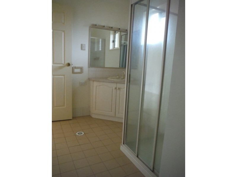 5 Madison Terrace, Roma QLD 4455