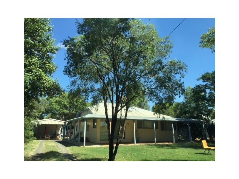 114 Northern Road, Roma QLD 4455