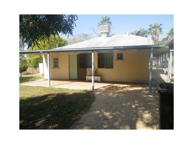 114 Northern Road, Roma QLD 4455