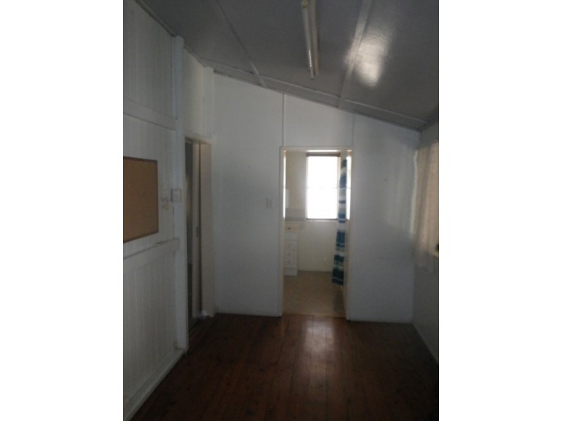 114 Northern Road, Roma QLD 4455