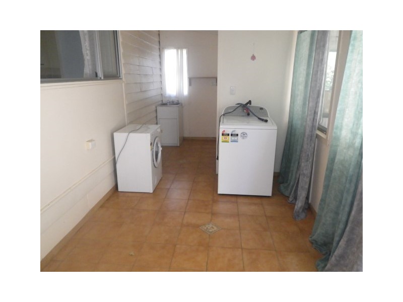 114 Northern Road, Roma QLD 4455