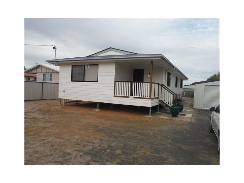 64 Hawthorne Street, Roma QLD 4455
