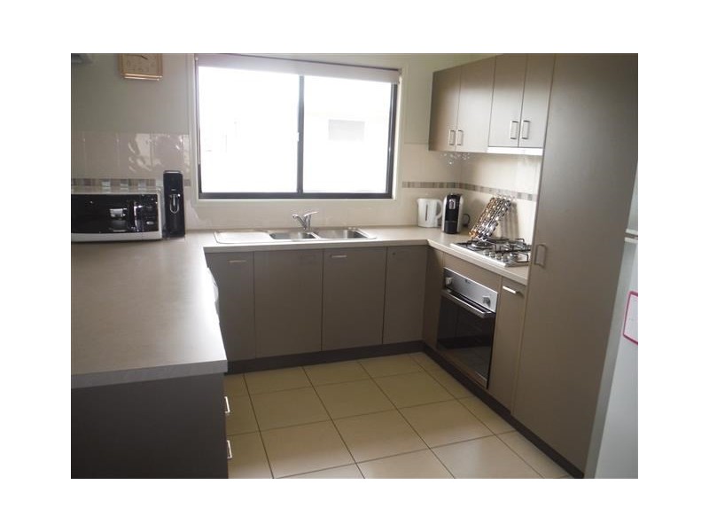 64 Hawthorne Street, Roma QLD 4455