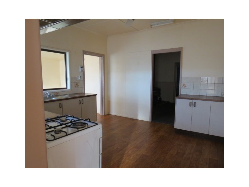 38 Twine Street, Roma QLD 4455